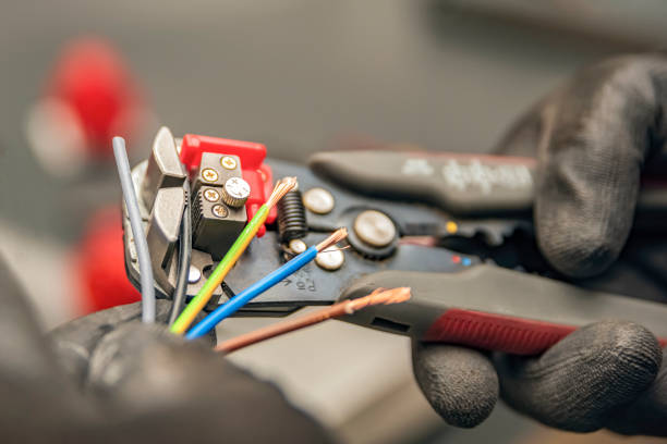Best Local Electrician Companies  in Old Bethpage, NY